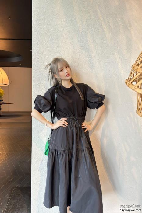 MONCLERワンピースブランド レプリカ格好良い自分へのご褒美_0_2