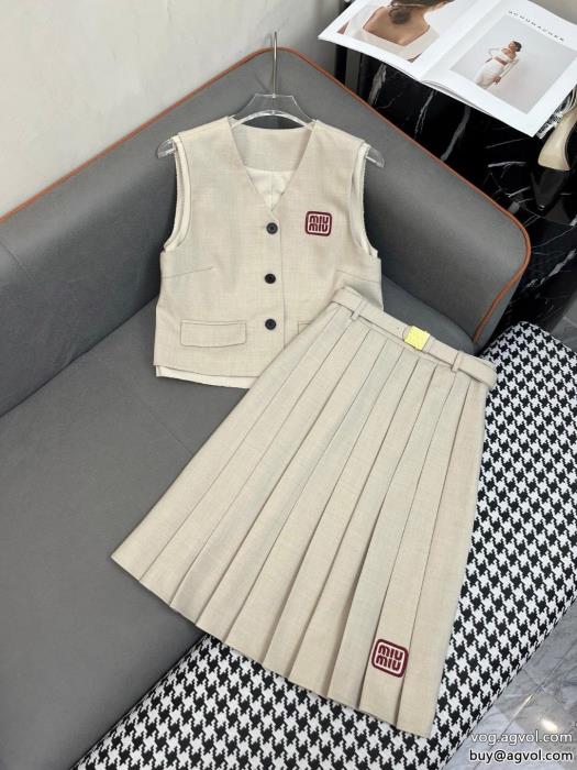 今季は色を使った注目新品新商品☆完売必至コピー ブランド 通販MIUMIUセット_0_1
