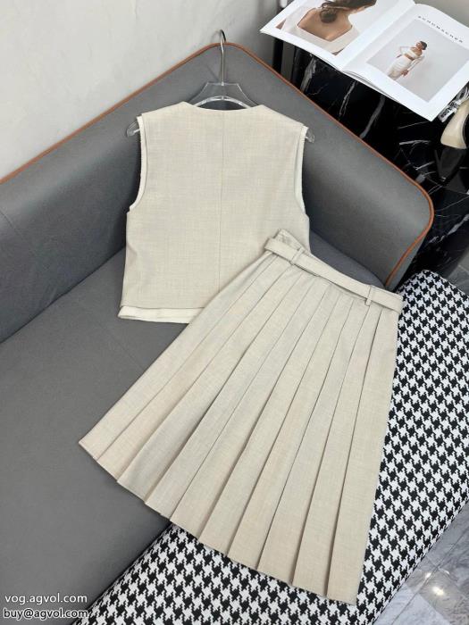 今季は色を使った注目新品新商品☆完売必至コピー ブランド 通販MIUMIUセット_0_2