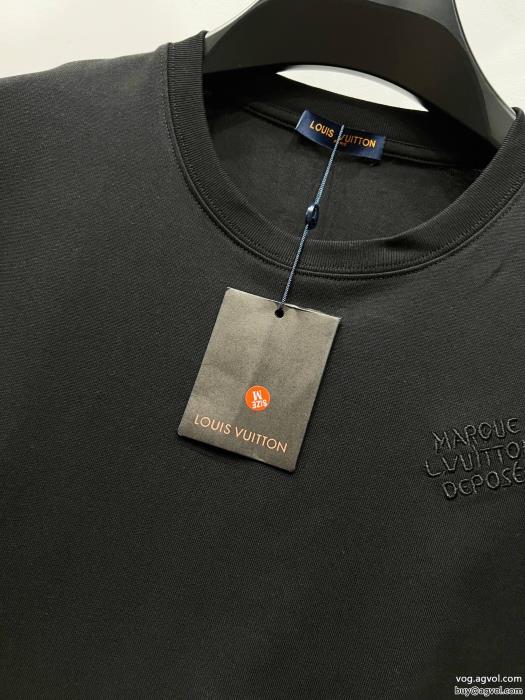 偽物 ブランド半袖Tシャツルイ ヴィトン今年の夏は着こなしサラサラの着心地_0_4