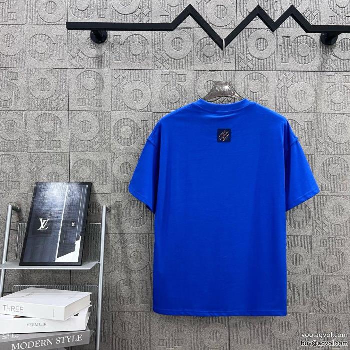 コピー 商品 販売独特の存在感著名人愛用ルイ ヴィトン半袖Tシャツ_0_3