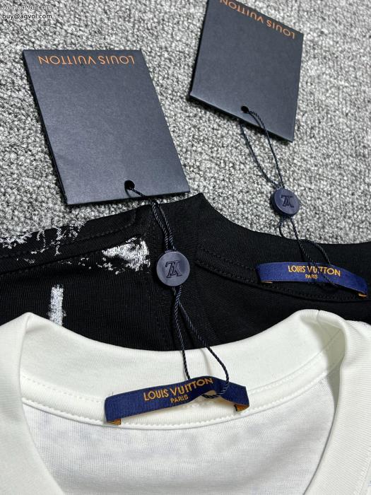 LOUIS VUITTON新春セールアイテム今年の2025コーデに活躍するブランド 品 激安 通販半袖Tシャツ_0_1
