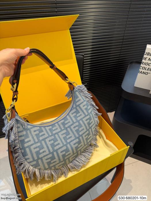 バッグサラサラの着心地洗練された印象通販 ブランドFENDI_0_2