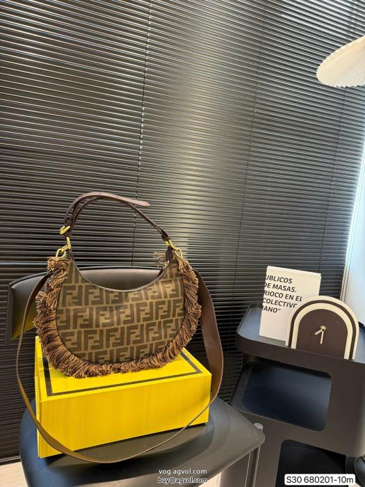 バッグサラサラの着心地洗練された印象通販 ブランドFENDI_0_4