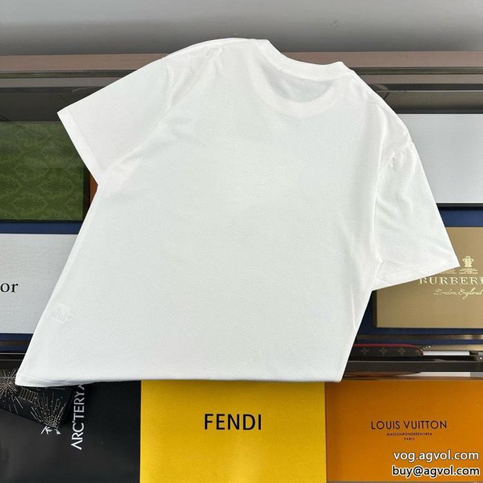 ヴェルサーチストリートを感じさせる風合いが魅力激安 通販 専門半袖Tシャツ_0_0