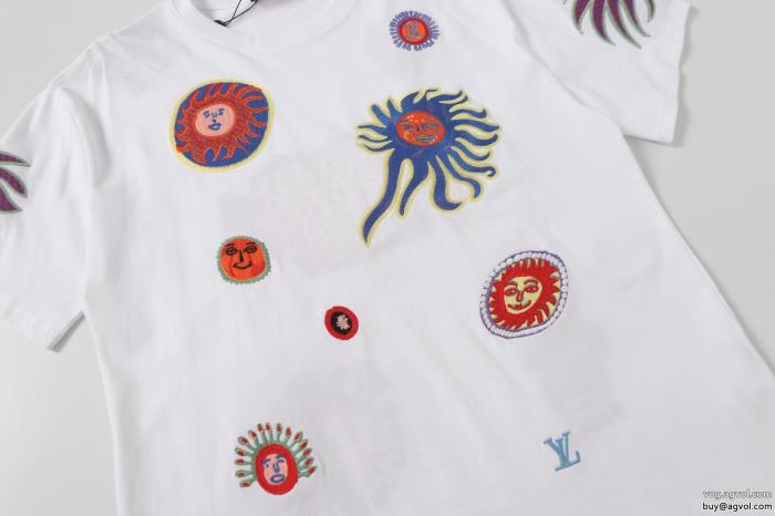 半袖Tシャツ2025新作限定通勤にもOKLOUIS VUITTONスーパー ブランド コピー_0_3
