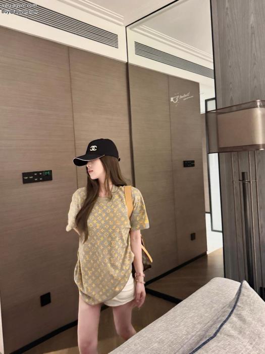 2025用爽やかな色合いスーパー コピー 通販LOUIS VUITTON半袖Tシャツ_0_4