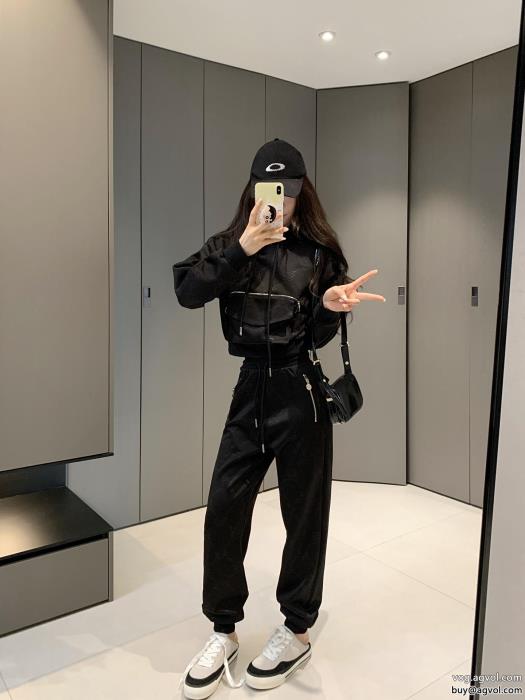 ブランド コピー 販売セットLOEWE人気急上昇2025年春限定 永遠の定番_0_1