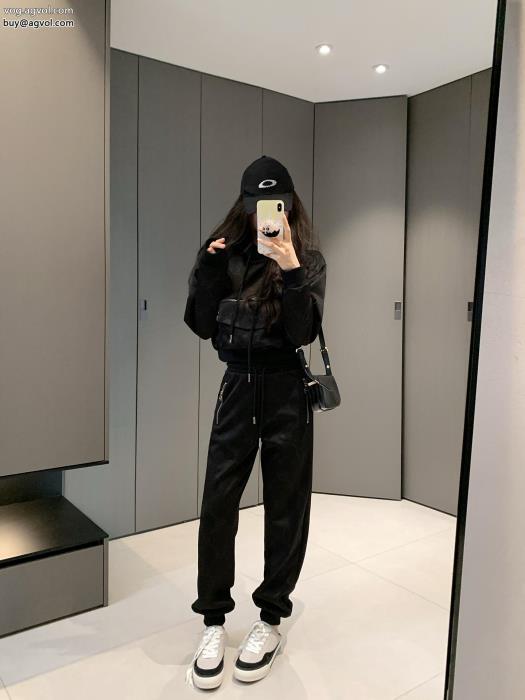 ブランド コピー 販売セットLOEWE人気急上昇2025年春限定 永遠の定番_0_5