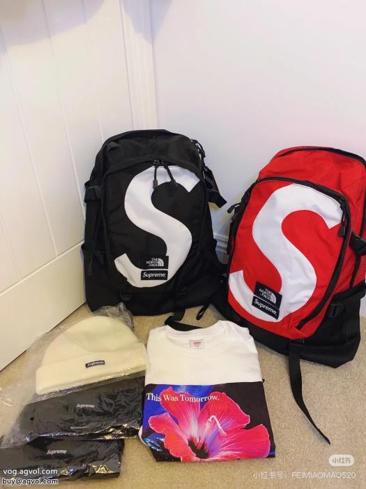 涼しげに演出着回し力抜群のシンプルSUPREME偽 ブランド バッグ_0_4