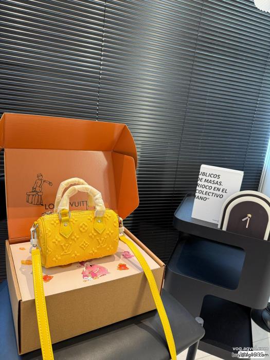 LOUIS VUITTONスーパー コピー ブランド 通販著名人の着用限定デザイン大人気完売前にバッグ_0_1