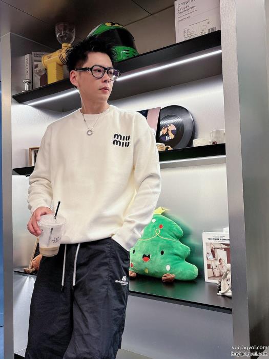 元気な印象に最新話題沸騰中MIUMIUセーター偽物 ブランド_0_4