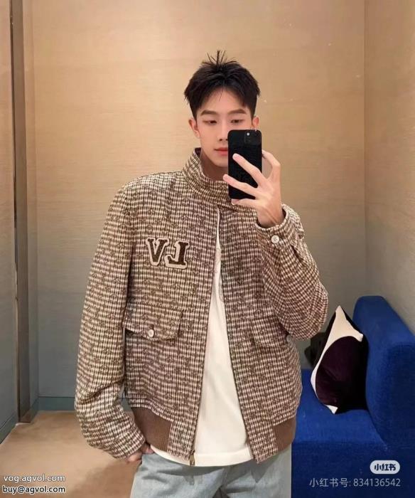 涼しげな印象の今年の大トレンドブランド スーパー コピーコートLOUIS VUITTON_0_4