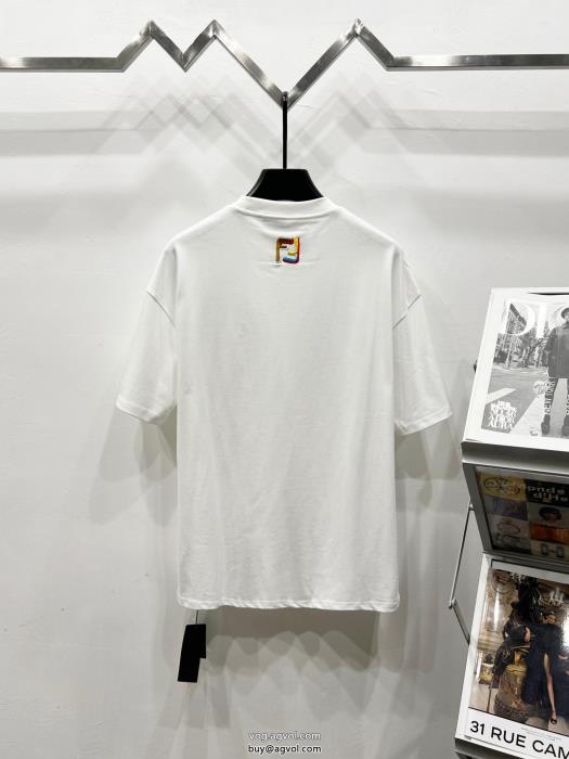旬デザイン話題沸騰FENDI半袖Tシャツブランド 偽物 激安 通販_0_3