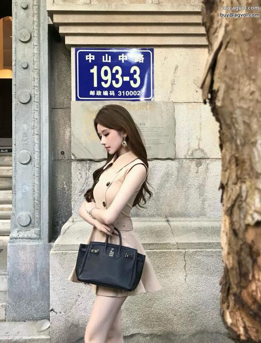 ワンピース2025年のトレンドの動向限定生産品ブランド コピー 販売BURBERRY_0_2