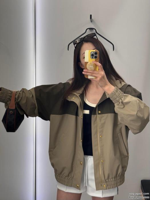 コートコピー 商品 販売CELINE今年の2025先行販売新作話題のアイテム_0_1
