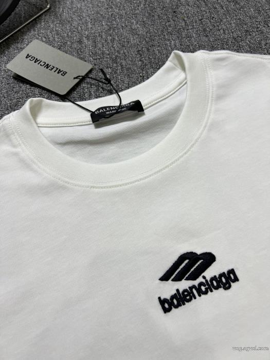 大人気セール大人の色気を印象にコピー 商品 通販半袖Tシャツbalenciaga_0_1