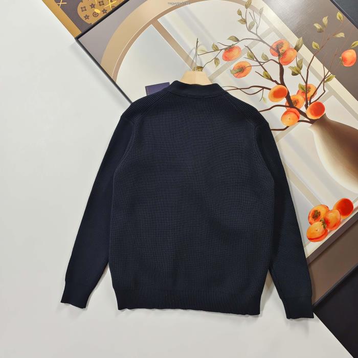 ブランド スーパー コピー 通販LOUIS VUITTON大人の余裕が漂うロゴが美しいコート_0_1