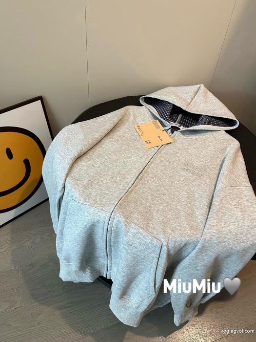 最大の魅力ジュアル感強めの着スーパー コピー ブランドコートMIUMIU_0_1