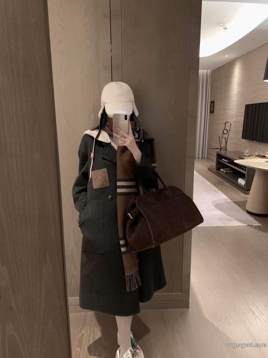 LOEWEコピー ブランド 通販この夏は注目新作2025で人気の限定新作ウールのコート_0_2