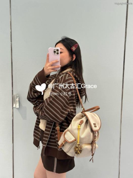 ブランド スーパー コピー 優良コート清潔感のある肌見せ愛用ブランドMIUMIU_0_0