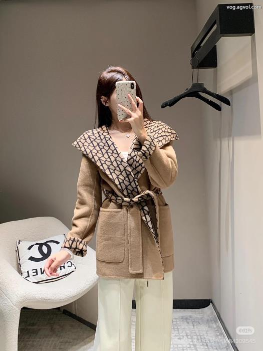 コート即発送可 2025-26トレンドの最先端にコピー ブランド 通販VALENTINO_0_2