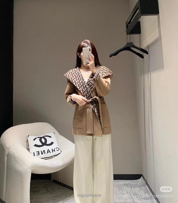 コート即発送可 2025-26トレンドの最先端にコピー ブランド 通販VALENTINO_0_3