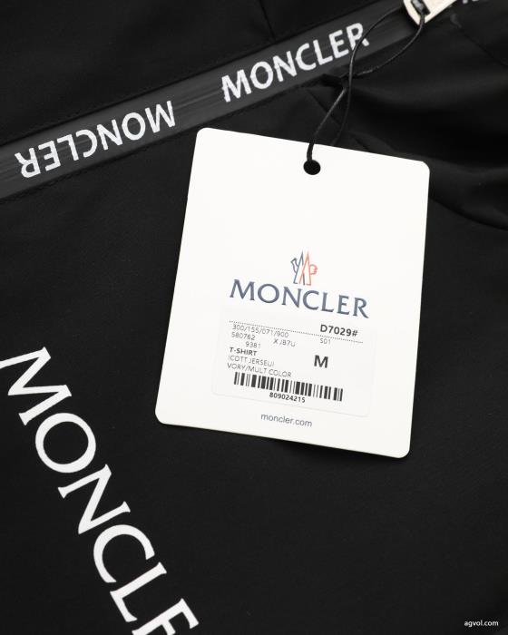 コピー ブランド 通販MONCLERジャケット完売間近存在感大_0_4