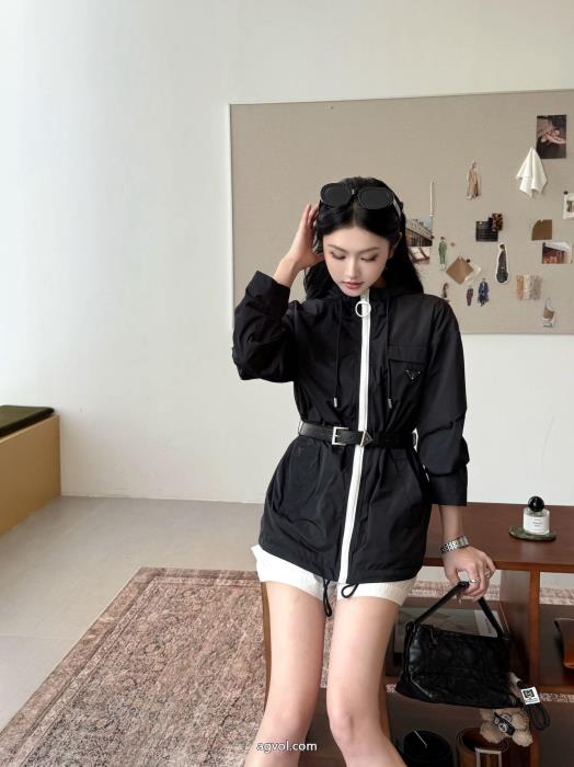 PRADAコートスーパー コピー 販売欲しい可愛く新鮮今季は色を使った注目新品_0_3
