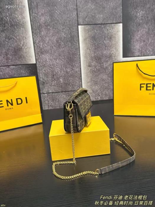 FENDI完売必須　限定SALE完売間近バッグブランド 通販 激安_0_1