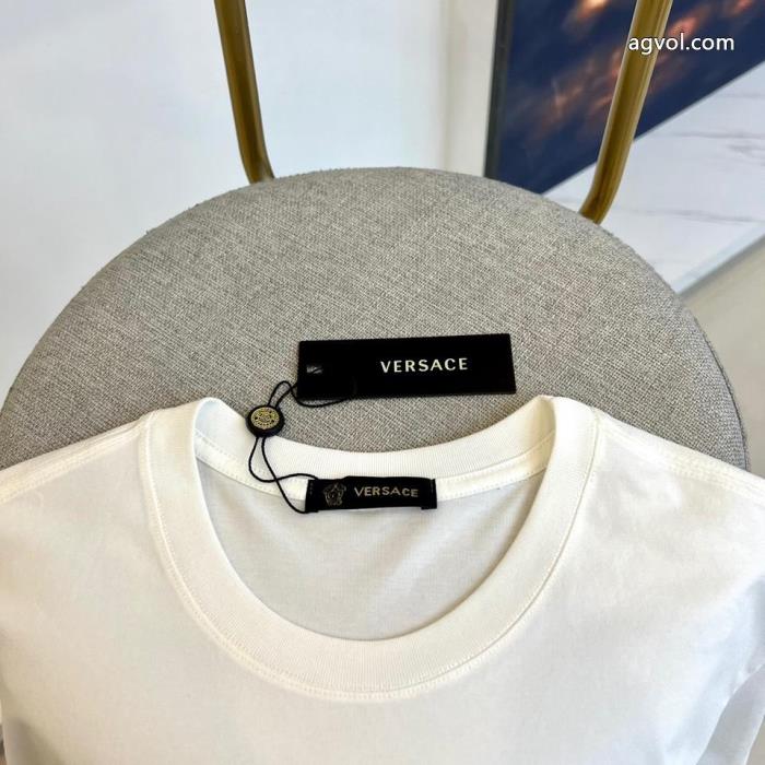 VERSACE人気確定 高い人気偽物 ブランド 販売半袖Tシャツ_0_1