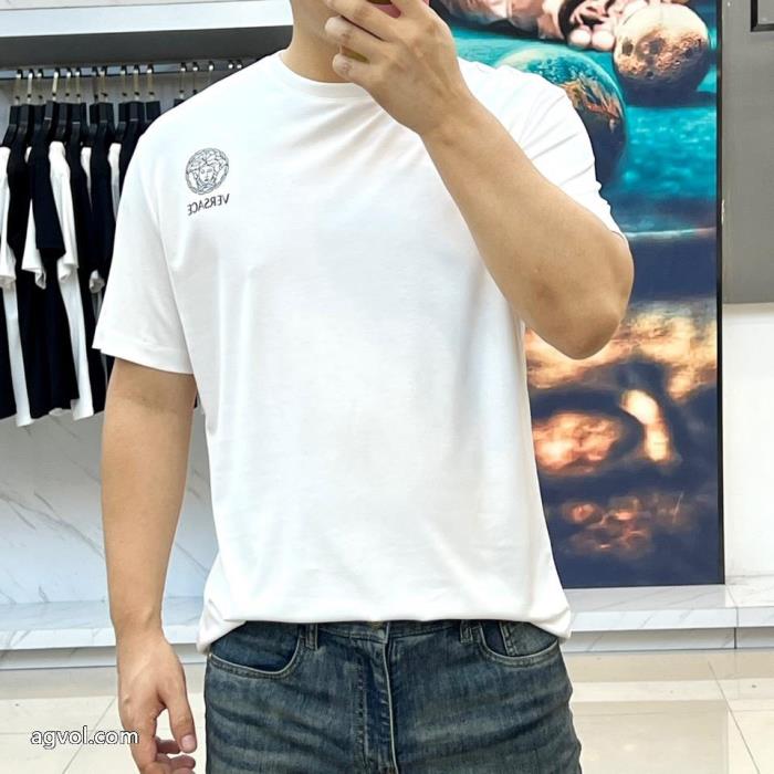コピー ブランド 優良半袖TシャツVERSACE人気確定 雑誌にも人気掲載アイテム_0_2