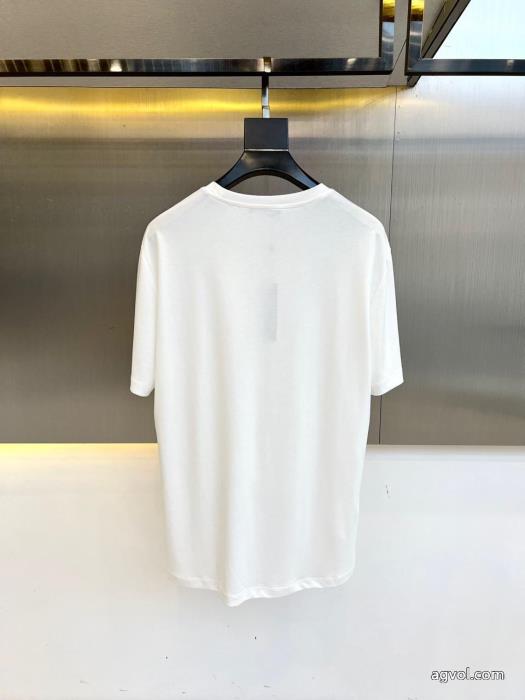 コピー ブランド 優良半袖TシャツVERSACE人気確定 雑誌にも人気掲載アイテム_0_3