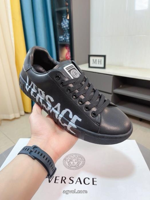 ブランド 激安モード感の高い清潔感で洗練されスニーカーVERSACE_0_0