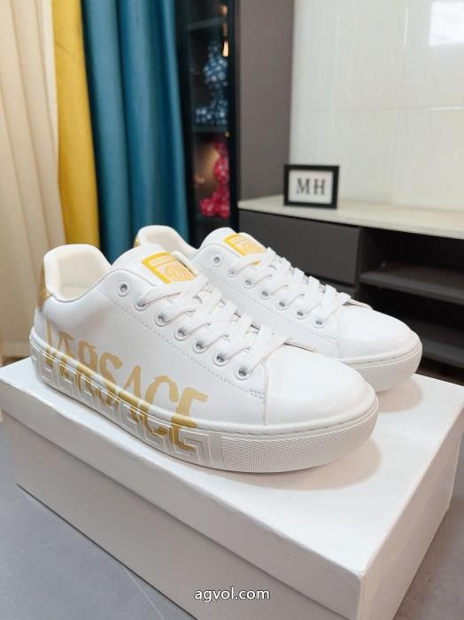 ブランド 激安モード感の高い清潔感で洗練されスニーカーVERSACE_0_3