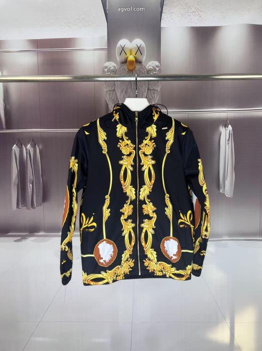VERSACE爽やかな色合い意外と相性がいいブランド コピー 販売 コート_0_0
