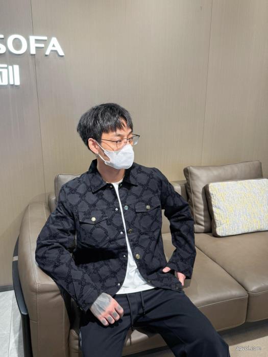 コートVERSACEスーパー コピー 販売新作限定　人気沸騰中2025限定新作_0_0