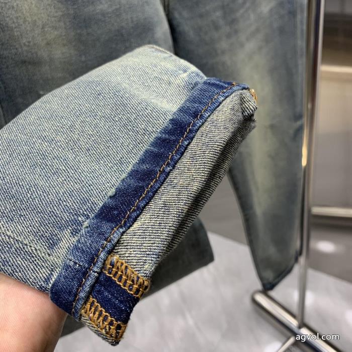 コピー 品 販売完売目前都会的な印象のスタイルVALENTINOジーンズ_0_4