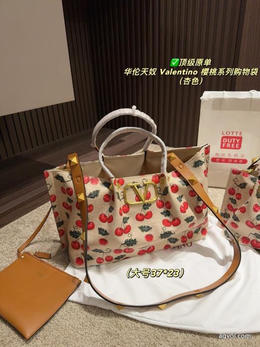 ブランド コピー 着払いバッグ風合いが魅力強くおすすめしたいVALENTINO_0_2