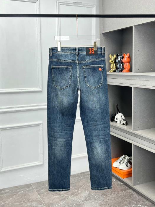 ジーンズコピー 品 販売HERMESジュアル感強めの着上品で優しい雰囲気に_0_1