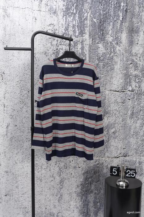 MIUMIUスーパー コピー 通販 優良長袖Tシャツ相性抜群のコンビ最新☆大人気☆話題沸騰_0_2