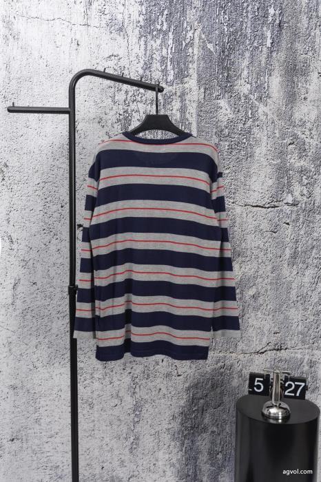 MIUMIUスーパー コピー 通販 優良長袖Tシャツ相性抜群のコンビ最新☆大人気☆話題沸騰_0_3