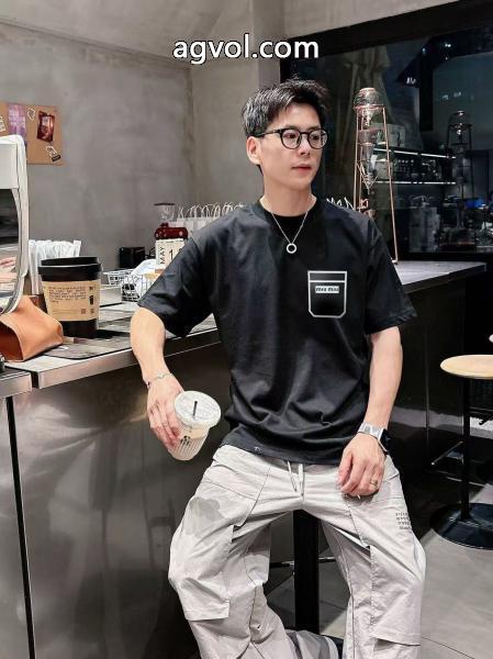 コピー ブランド 販売半袖TシャツVIPセールで破格超あたたかいミュウミュウ_0_4