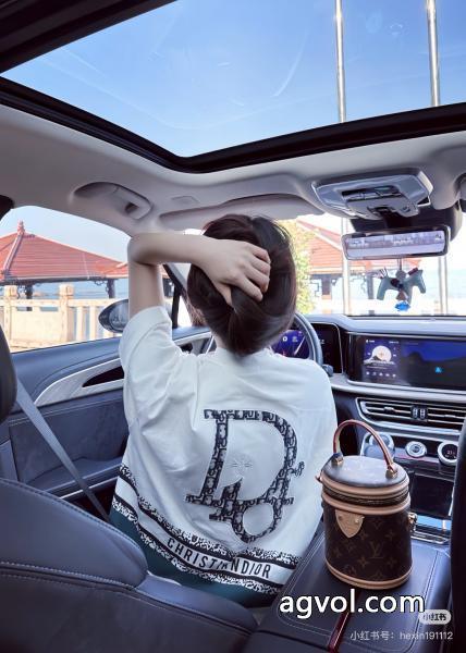 25ss洗練デザイン人気急上昇スーパー コピー ブランド 通販半袖TシャツDIOR_0_2