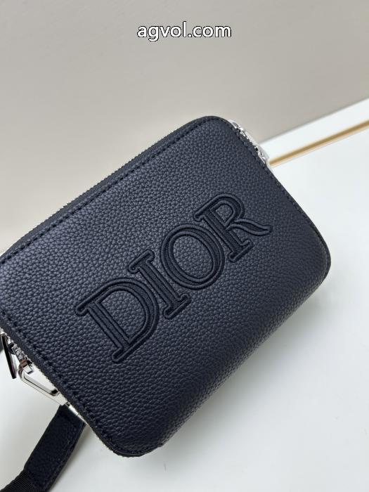 コピー ブランド 通販バッグ季節をまたい新作アイテム完売続出DIOR_0_1