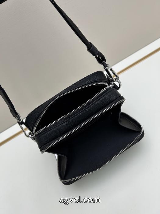 コピー ブランド 通販バッグ季節をまたい新作アイテム完売続出DIOR_0_3