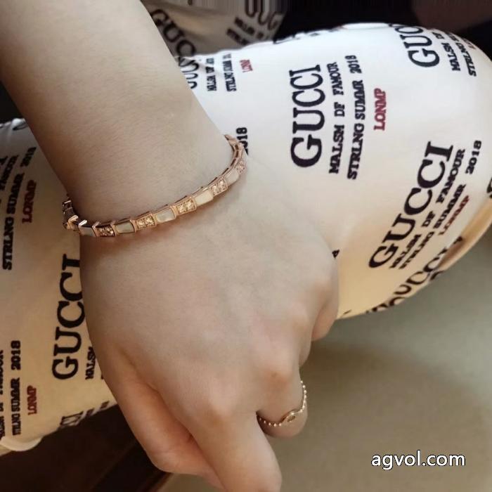 手镯嬉しいポイント人気商品再入荷激安 ブランドBVLGARI_0_2