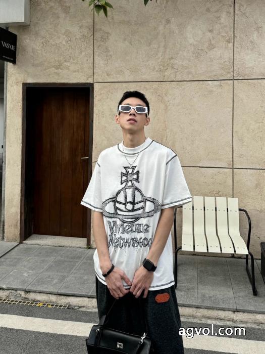 高級感のあるデザイン完売必至半袖TシャツVIVIENNE WESTWOODブランド 偽物_0_0