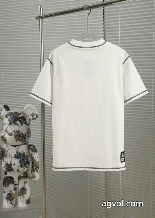 高級感のあるデザイン完売必至半袖TシャツVIVIENNE WESTWOODブランド 偽物_0_3