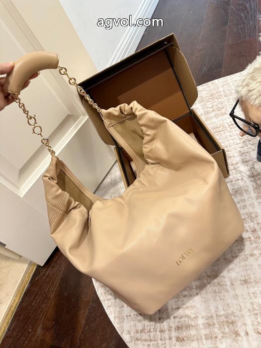 人気急上昇中唯一無二の存在激安 ブランド 通販LOEWEバッグ_0_3